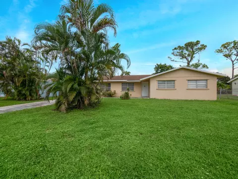 5373 Pine Tree Dr, Delray Beach, FL 33484