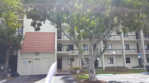 3000 Presidential Way #104, West Palm Beach, FL 33401
