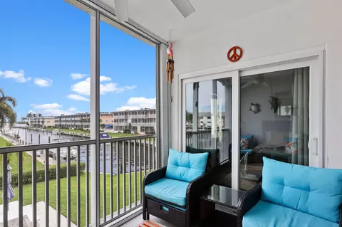 236 Castlewood Dr #205, North Palm Beach, FL 33408