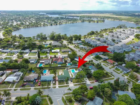 1931 Moor Dr, Lake Worth, FL 33461