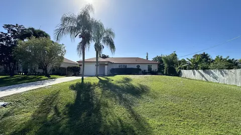 359 SW Dalton Cir, Port Saint Lucie, FL 34953