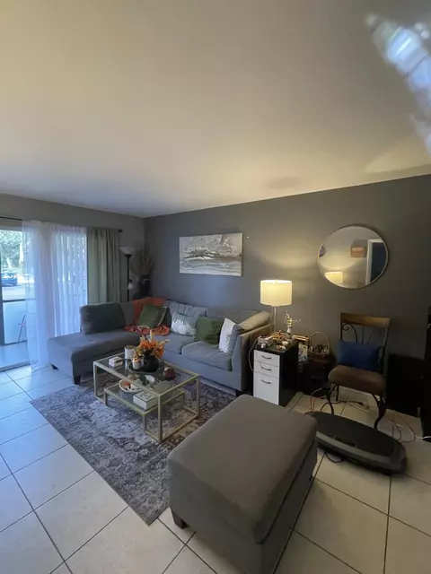 470 NW 20th St #1060, Boca Raton, FL 33431