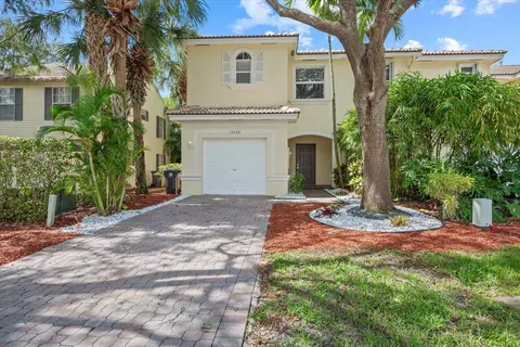13426 Georgian Ct, Wellington, FL 33414