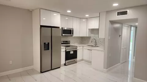2878 Donnelly Dr #109, Lake Worth, FL 33462