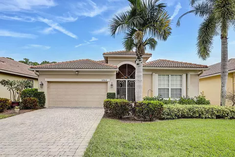 6904 SE Twin Oaks Cir, Stuart, FL 34997