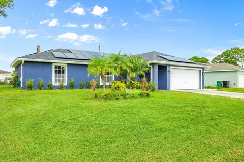 462 NE Mainsail St, Port Saint Lucie, FL 34983