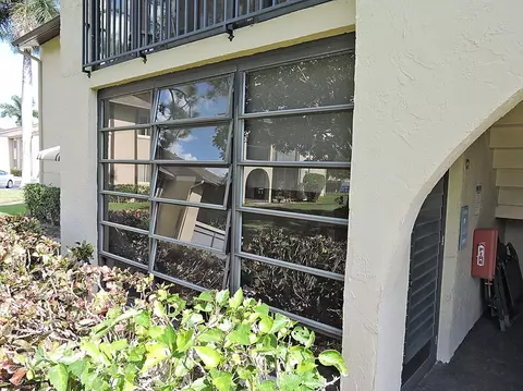 312 Pine Ridge Cir #C-1, Greenacres, FL 33463