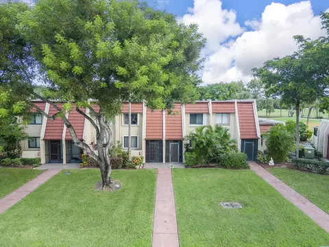 4441 Luxemburg Ct, Lake Worth, FL 33467