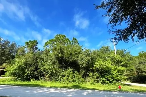 8975 103rd Ct, Vero Beach, FL 32967