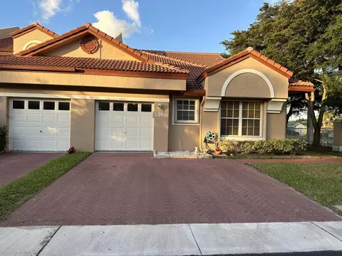 9704 Malvern Dr, Tamarac, FL 33321