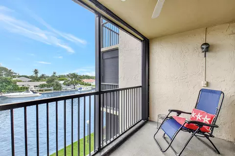18 Royal Palm Way #307, Boca Raton, FL 33432