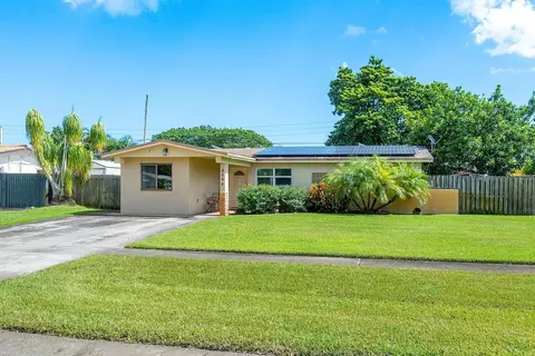 2094 Bimini Dr, West Palm Beach, FL 33406