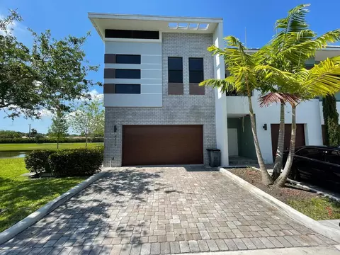 4420 NW 8th Ct, Plantation, FL 33317