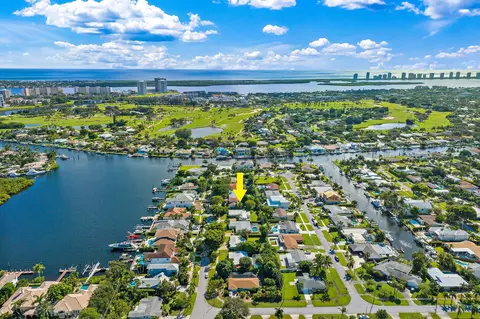 716 Teal Way, North Palm Beach, FL 33408