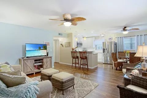 51 Woodland Dr #106, Vero Beach, FL 32962