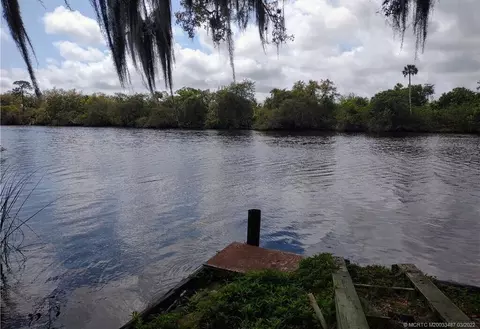 22 Quintana Roo Ln, Port Saint Lucie, FL 34952