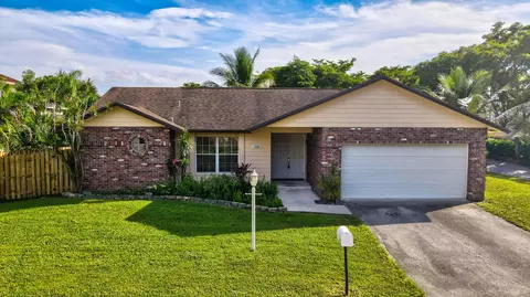 7980 NW 4th St, Plantation, FL 33324