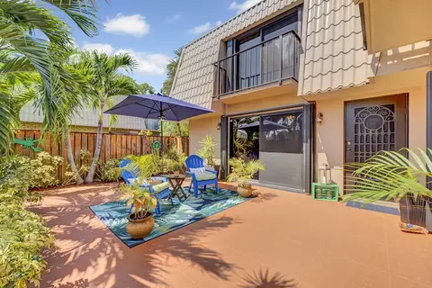 6218 62nd Way, West Palm Beach, FL 33409