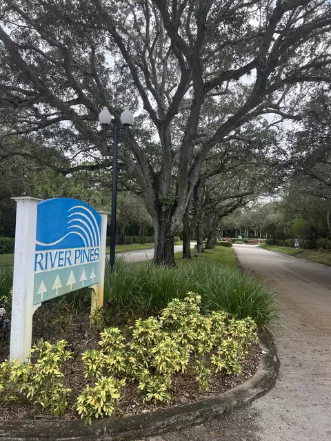 6008 SE Riverboat Dr SE #704, Stuart, FL 34997