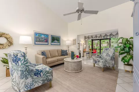 7663 SE Sugar Sand Cir, Hobe Sound, FL 33455