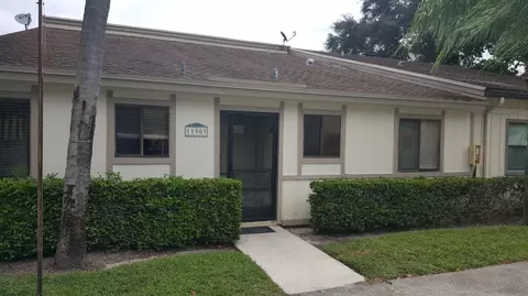 11903 Sturbridge Ln, Wellington, FL 33414