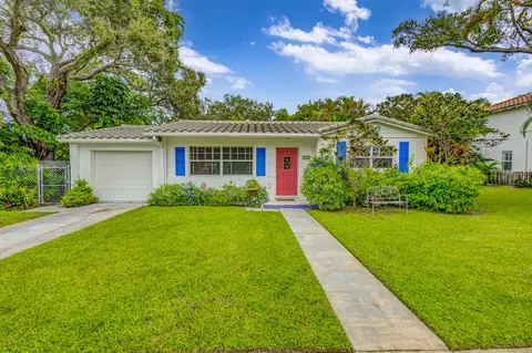 217 Park Ave, Lake Park, FL 33403