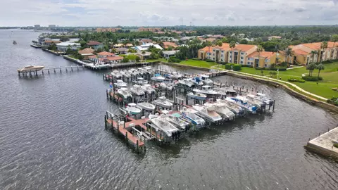 140 Yacht Club Way #101, Hypoluxo, FL 33462