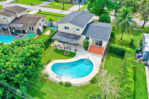 7511 NW 1st Ct, Pembroke Pines, FL 33024