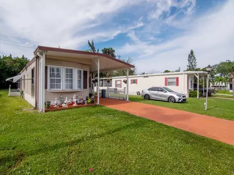 208 W West Caribbean, Port Saint Lucie, FL 34952
