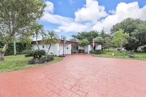 5502 Mulberry Dr, Tamarac, FL 33319