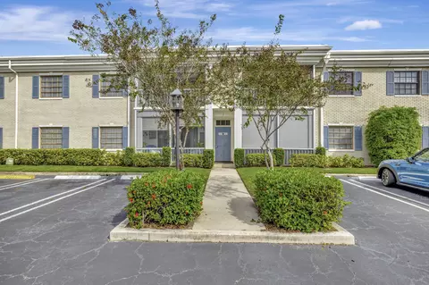 180 Cypress Club Dr #831, Pompano Beach, FL 33060