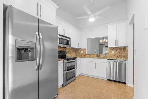 3308 Lucerne Park Dr, Greenacres, FL 33467