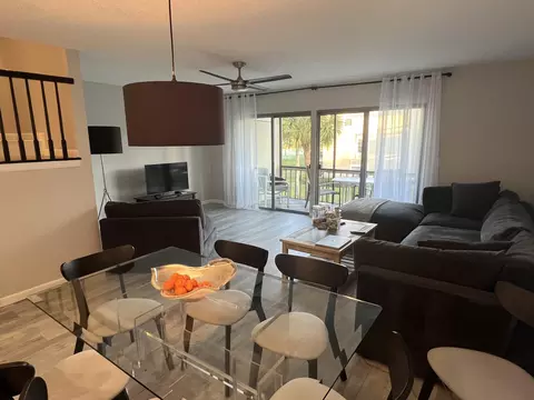 18420 SE Wood Haven Ln #E, Tequesta, FL 33469