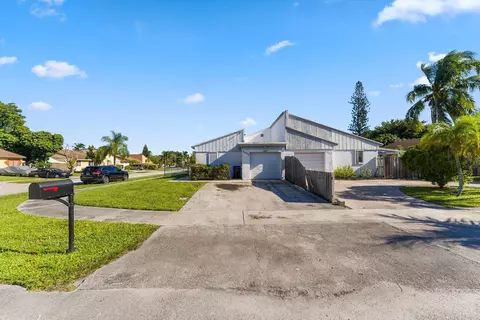 5085 NW 5th St, Delray Beach, FL 33445