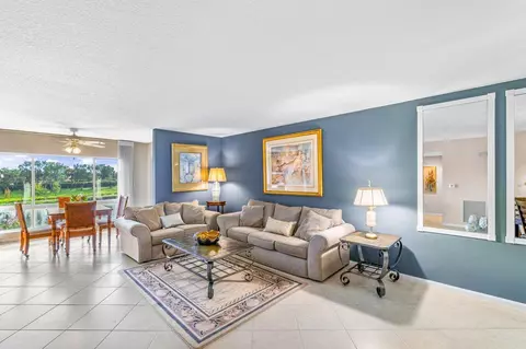5810 Crystal Shores Dr #301, Boynton Beach, FL 33437