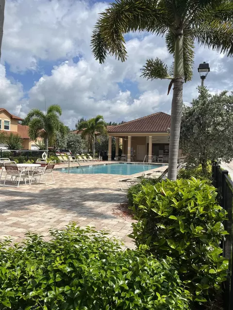 2800 65th Dr #101, Vero Beach, FL 32966