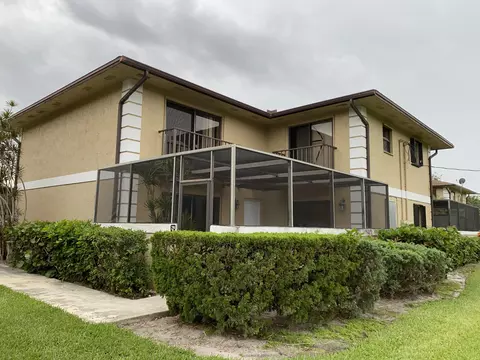 1458 N Lawnwood Cir #29D, Fort Pierce, FL 34950