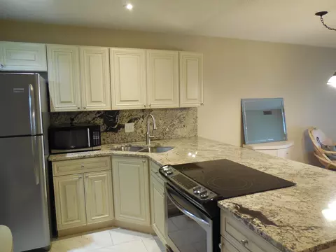 12017 Greenway Cir S #104, Royal Palm Beach, FL 33411