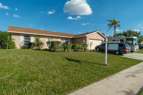 178 Martin Cir, Royal Palm Beach, FL 33411