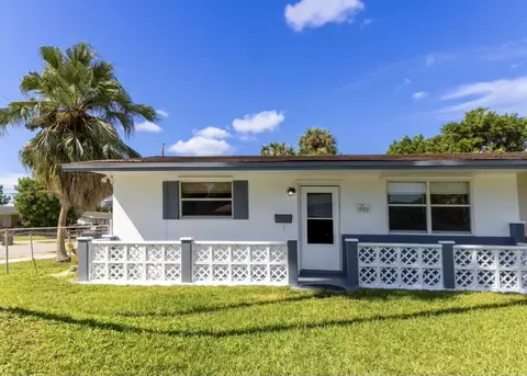 1953 SW 68th Ter, North Lauderdale, FL 33068