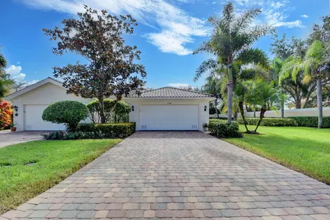 2796 Playa Dr, Wellington, FL 33414