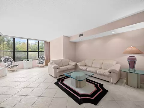 2908 Carambola Cir S #201, Coconut Creek, FL 33066