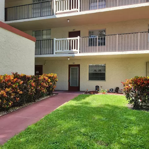 24 Abbey Ln #105, Delray Beach, FL 33446