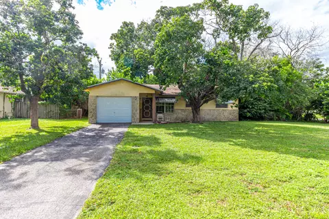 2500 Mallard Dr, Delray Beach, FL 33444