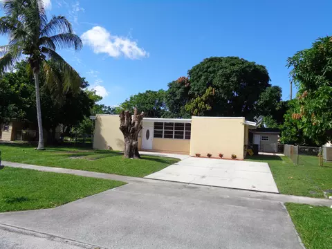 455 Pensacola Dr, Lake Worth, FL 33462