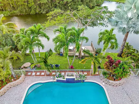 122 Van Gogh Way, Royal Palm Beach, FL 33411