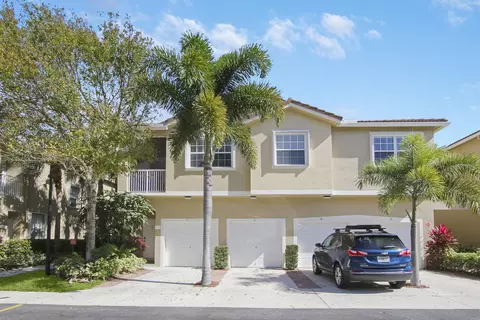 114 Lighthouse Cir #A, Tequesta, FL 33469