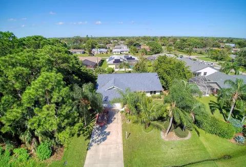 741 SE Celtic Ave, Port Saint Lucie, FL 34983