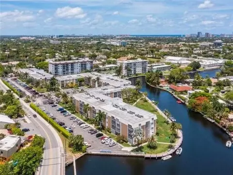 2970 NE 16 Ave #305, Oakland Park, FL 33334