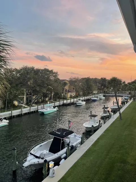 120 Lehane Ter #310, North Palm Beach, FL 33408
